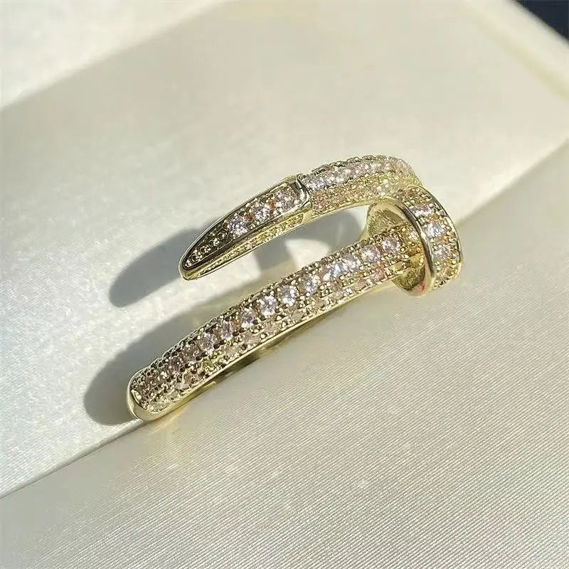Negleformet Ring | Sammen mot Brystkreft