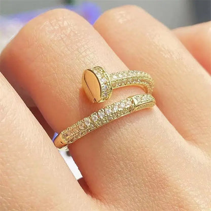 Negleformet Ring | Sammen mot Brystkreft