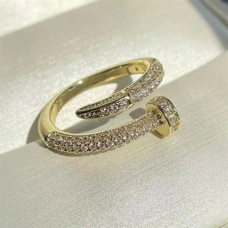 Negleformet Ring | Sammen mot Brystkreft