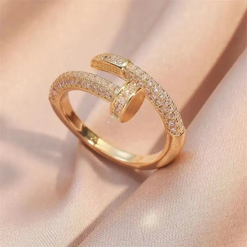 Negleformet Ring | Sammen mot Brystkreft